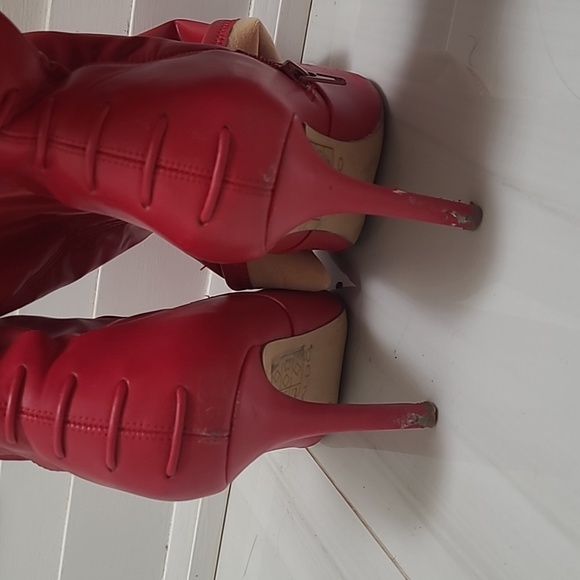 Sexy Red Thigh-High Stiletto Boots - Picture 3 of 3